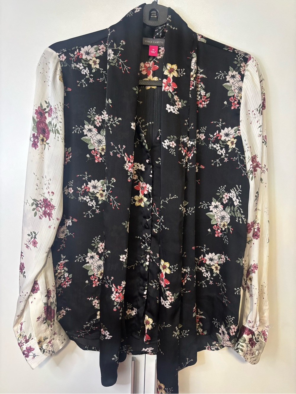 Vince Camuto Black & Cream Floral Satin Tie-Front Blouse